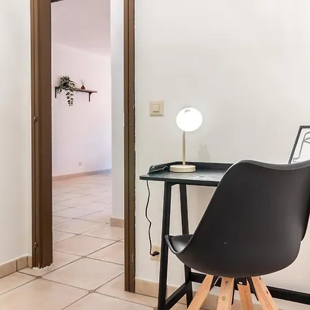 Elegant, Lugano View, Pool And Private Parking Apartment